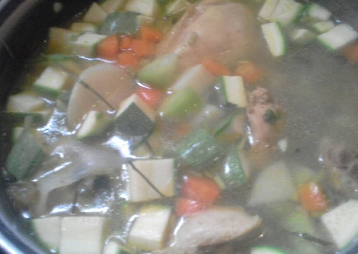 Caldo de pollo mi ama
