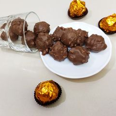A picture of Ferrero Rocher Chocolate.