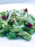 Fusilloni con broccoletto, pistacchi e ricotta salata
