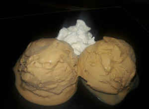 Una foto de Helado de dulce de leche casero!😋🍨