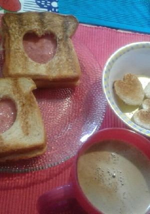 Una foto de Sándwich corazón 💕