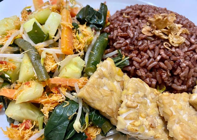 Resep Nasi Urap Sayur | Salad with Spiced Grated Coconut Topping Anti Gagal