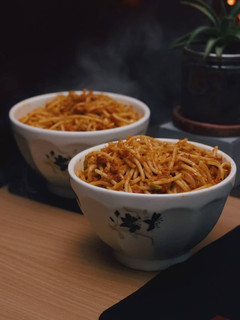 A picture of Spaghetti With Tuna & Chicken Sausage.