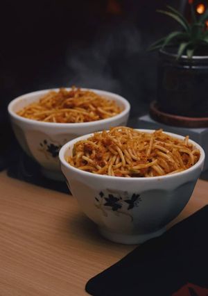 A picture of Spaghetti With Tuna & Chicken Sausage.
