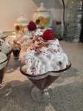 Copas de chocolate y chantilly