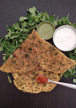 थेपला (Thepla recipe in Hindi) रेसिपी मुख्य फोटो