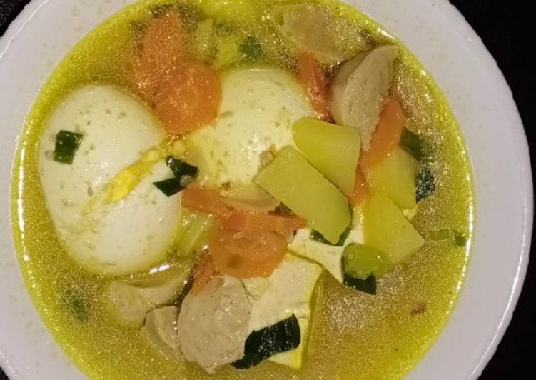 Sop telur tahu bakso