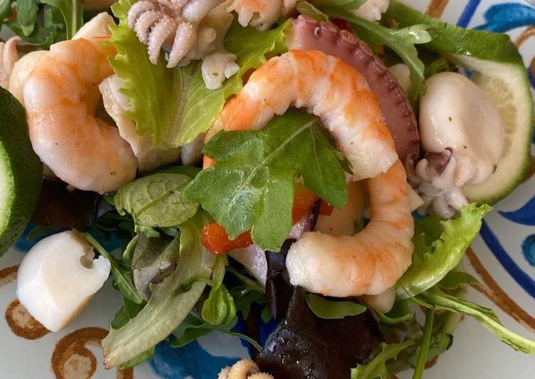 Салат из морепродуктов