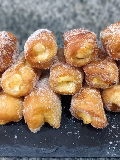 Una foto de Xuxos o empanadillas de crema