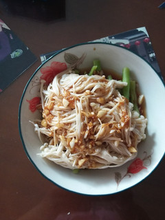 涼拌金針菇 的食譜成品照片