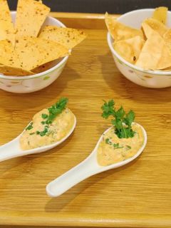 तीखी मीठी योगर्ट डिप (Tikha mithi Yogurt dip recipe in Hindi) रेसिपी मुख्य फोटो