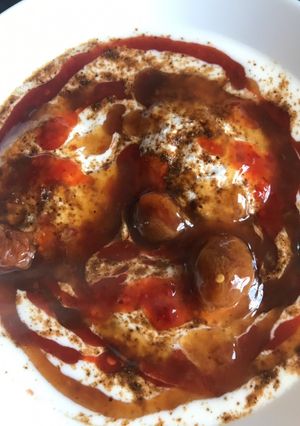 A picture of Dahi bhalye.