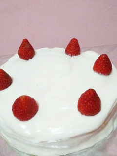 Foto resep Vanilla sponge strawberry cake and cream 🍰