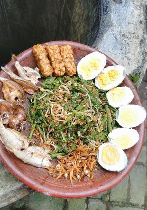 Foto resep Urap sayuran lengkap dgn lauk ala kampung
