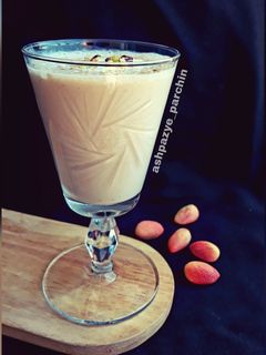 عکسی از دستور شیر موز پسته 🌸