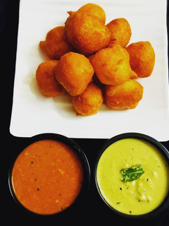 மங்களூர் போண்டா / Mangalore Bonda Recipe in Tamil செய்முறை முக்கிய புகைப்படம்
