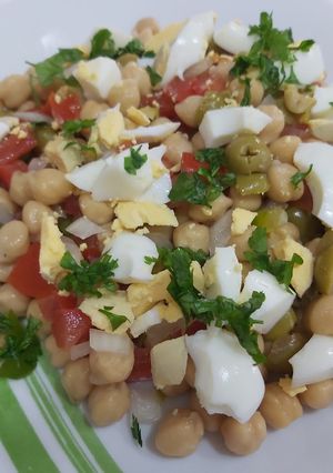 Foto principal de Ensalada de garbanzos