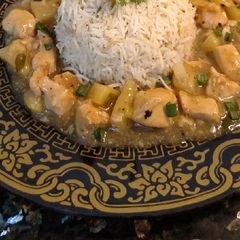 A picture of Fried rice with pineapple chicken #CookpadApp.