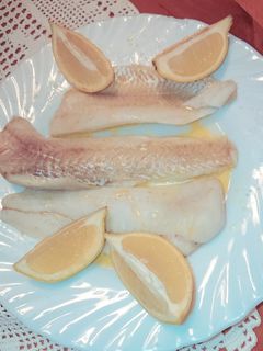 Una foto de Filetes de merluza al microondas con limón