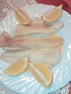 Una foto de Filetes de merluza al microondas con limón