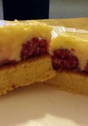 Gyümölcsös-krémes piskóta recept fotója
