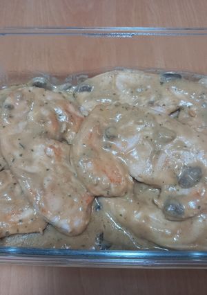 Una foto de 293. Filetes de pavo con salsa de champiñones