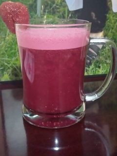 صورة لوصفة عصير الفراولة بالبنجر 😋😋