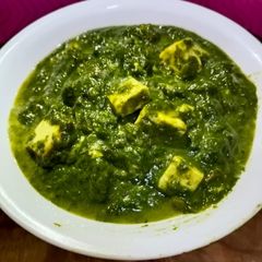 A picture of Dhaba style palak paneer.