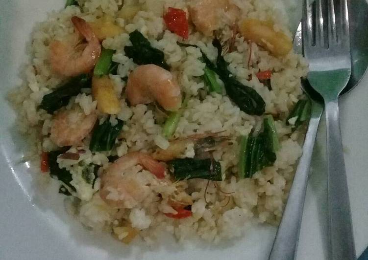 Bagaimana Membuat Nasi goreng seafood Anti Gagal