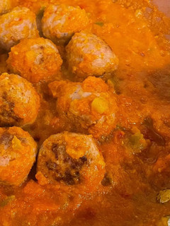 Una foto de Albóndigas con salsa