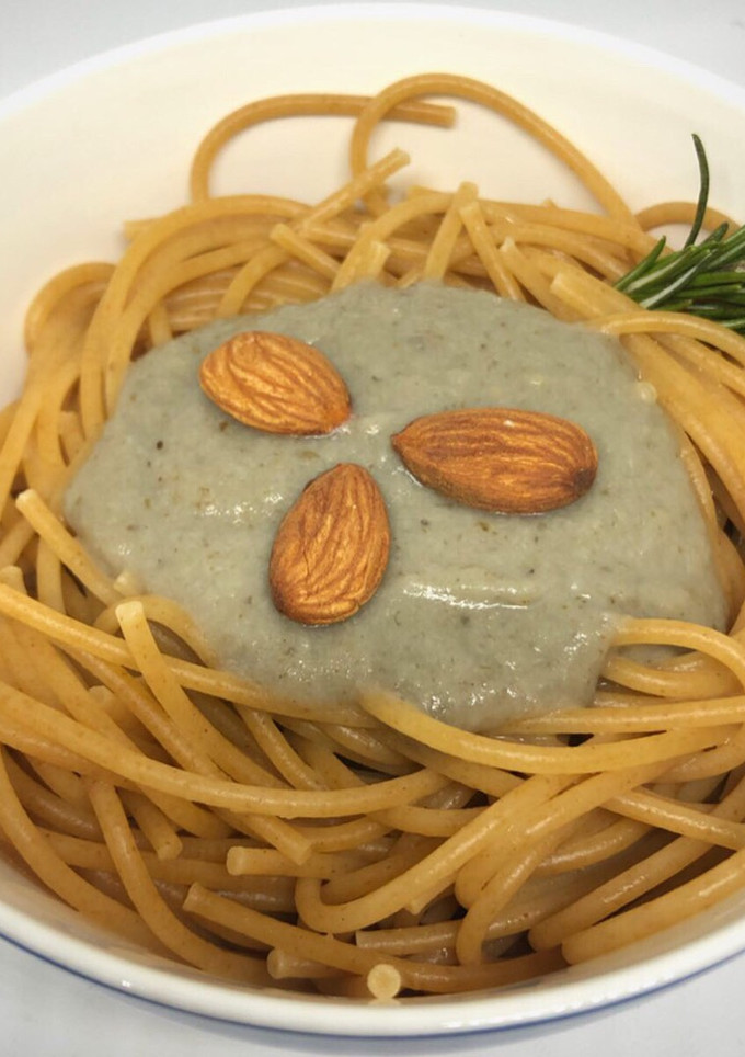 Una foto de Salsa Funghi vegana con Mambo Cecotec