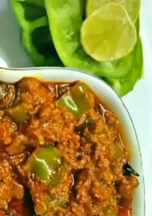 ગ્રીન કેપ્સિકમ મસાલા (Green capsicums masala recipe in Gujarati) રેસીપી મુખ્ય ફોટો