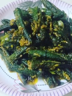 देसी भिंडी की सब्जी रेसिपी मुख्य फोटो