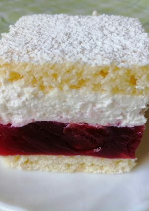 Túrós meggyes krémes recept fotója