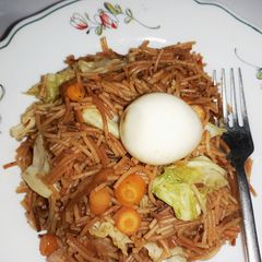 A picture of Fried Spaghetti.