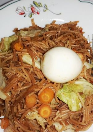 A picture of Fried Spaghetti.