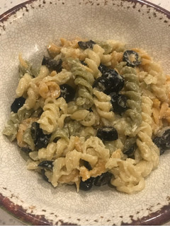 Una foto de Crespos tricolores con aceitunas