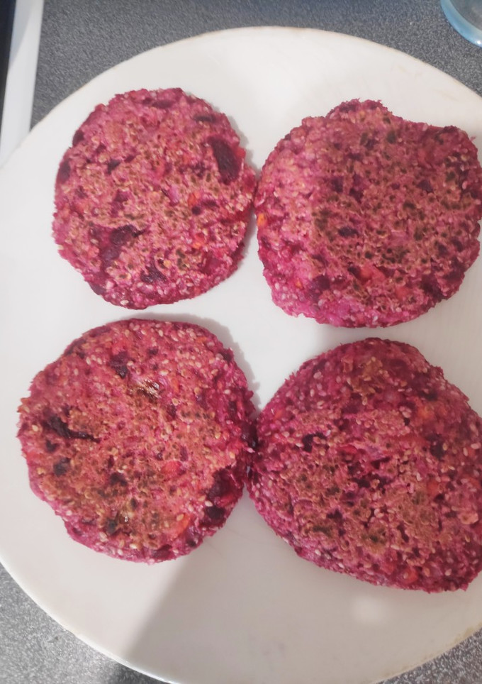 Una foto de Hamburguesas de avena y remolacha