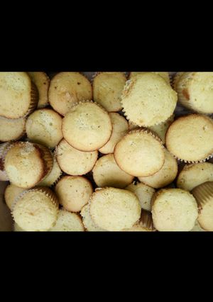 A picture of Vanilla cupcakes.