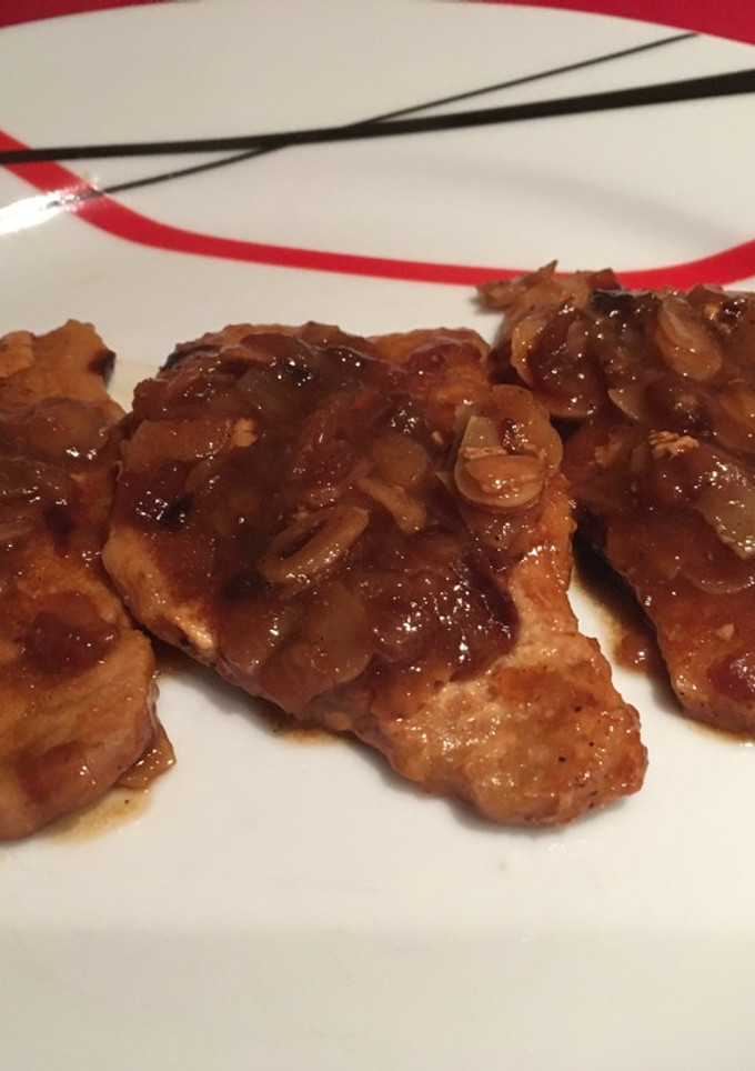 Una foto de Lomo en salsa de almendras y vino dulce