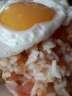 Una foto de Arroz a la cubana a mi manera