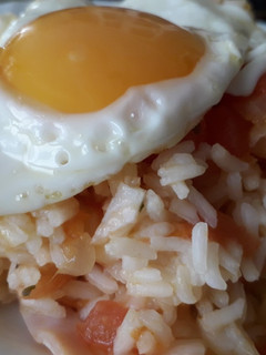 Una foto de Arroz a la cubana a mi manera