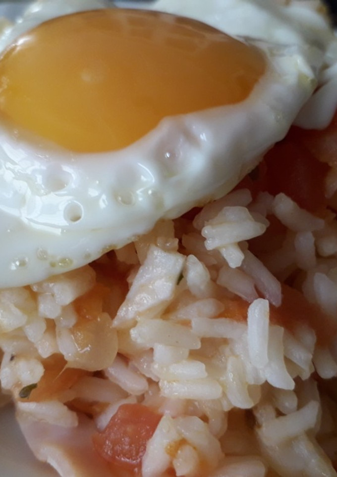 Una foto de Arroz a la cubana a mi manera