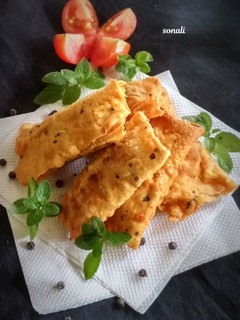 মশালা রোলড পাপড়(masala rolled papad recipe in bengali) রেসিপির প্রধান ছবি