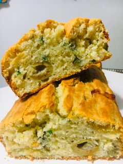 Una foto de PAN DE ACEITUNAS Y ALGO MASSSSS 🫒🥖🧅🧀🫒🥖😉
