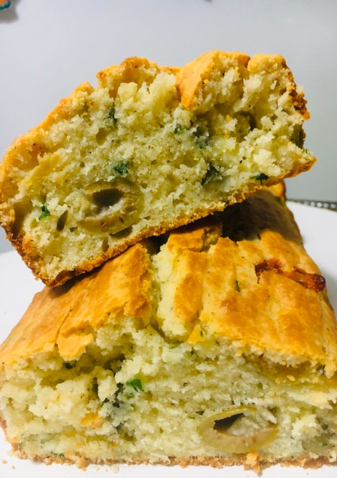 Una foto de PAN DE ACEITUNAS Y ALGO MASSSSS 🫒🥖🧅🧀🫒🥖😉