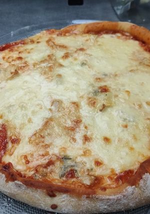 Une photo de Pizza 5 fromages 🍕
