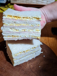 Una foto de Sándwich de Miga Triples... Un LUJO!