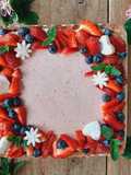 Crostata con panna cotta alle fragole