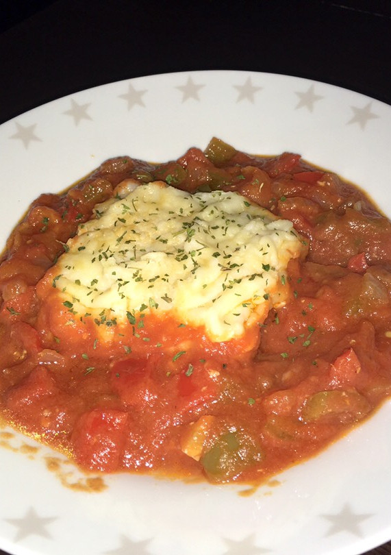 Una foto de Bacalao con tomate